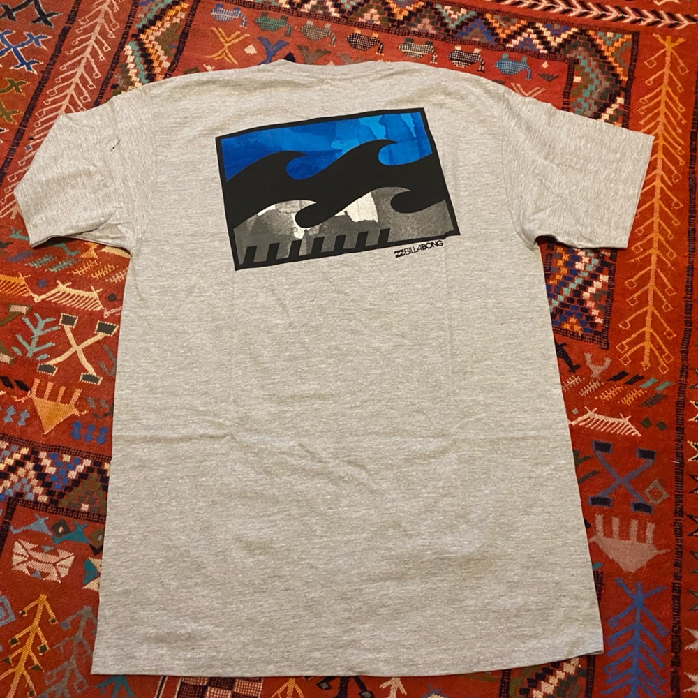 NWOT | Billabong Gray T-Shirt with Blue and Black Graphic